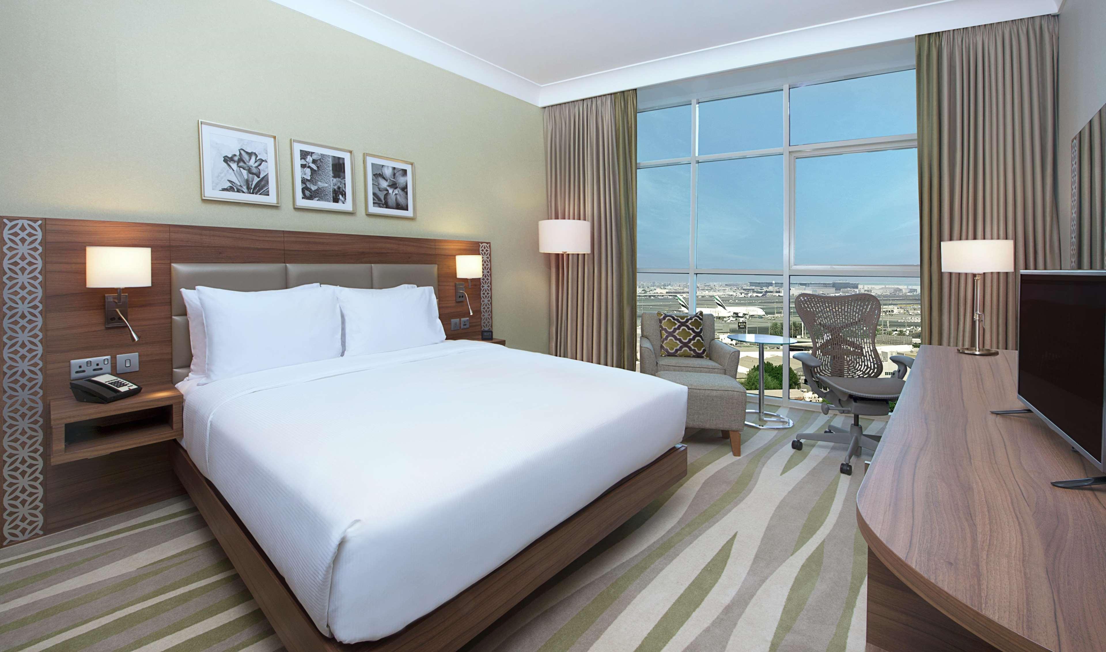 Hilton Garden Inn Dubai Al Muraqabat - Deira Екстер'єр фото